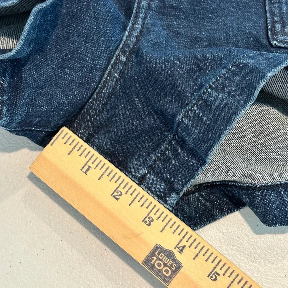 Gap Women's High Rise Stride Short Denim Indigo Blue Size 33 16R NWT Cargo Style